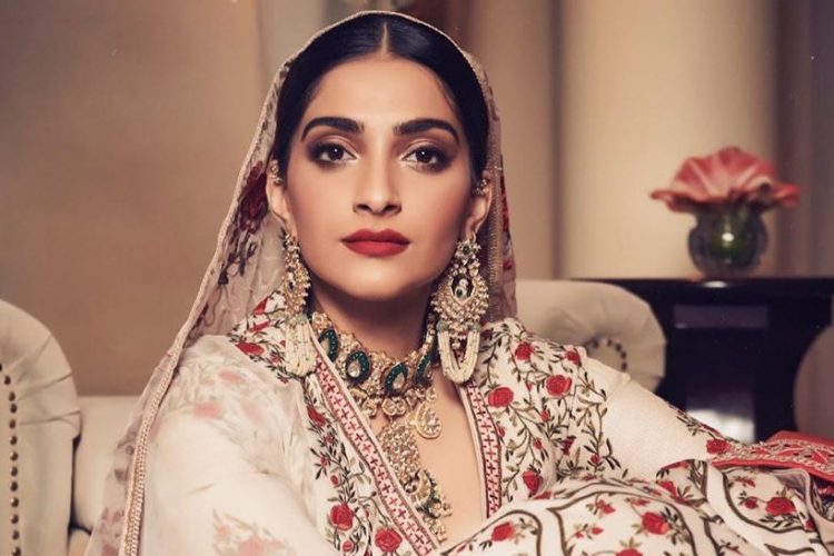 Sonam Kapoor Ahuja traditional Indian clothing