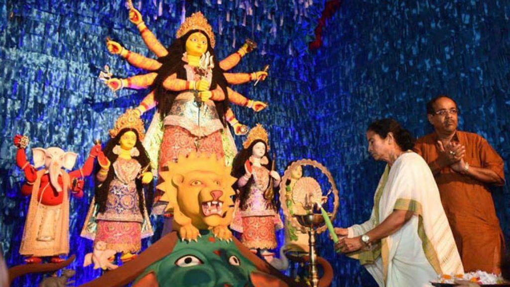 mamata banerjee durga puja