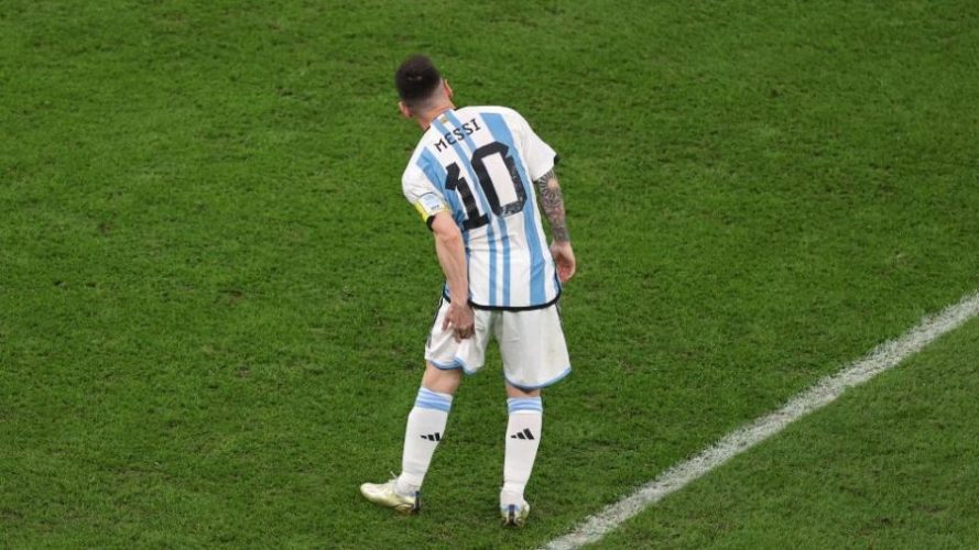 Lionel Messi Argentina vs Croatia injury 121322 scaled